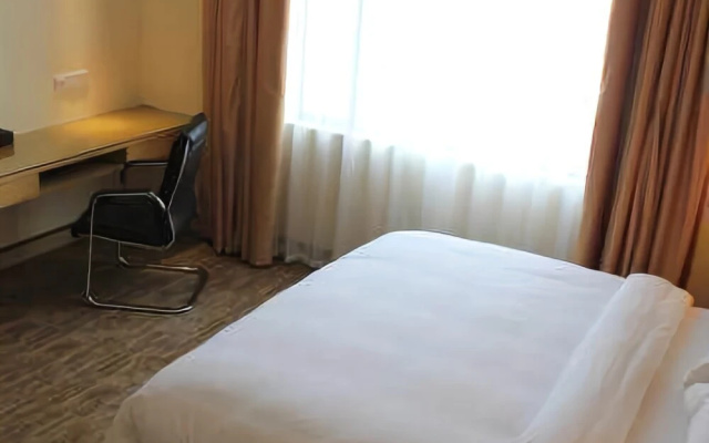 Breeze Hotel