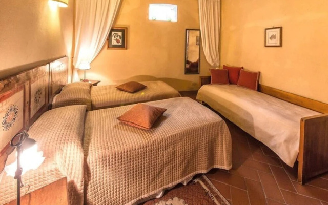 Apartment in Tuscany With Pool & Garden