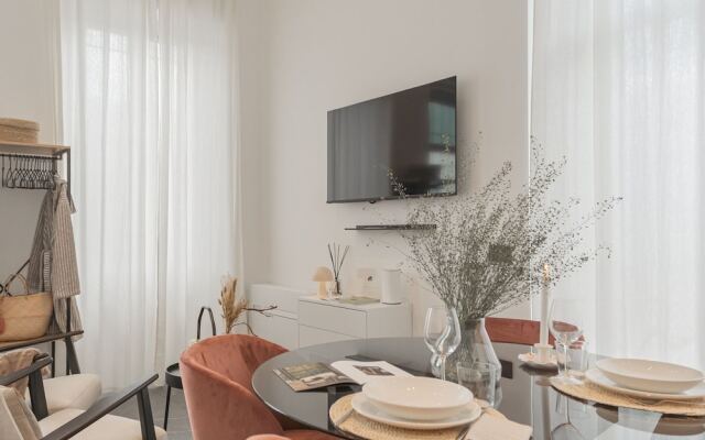 Piccola Como Lotus With 1 Bathrooms