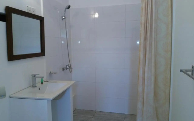 West Inn Colombo
