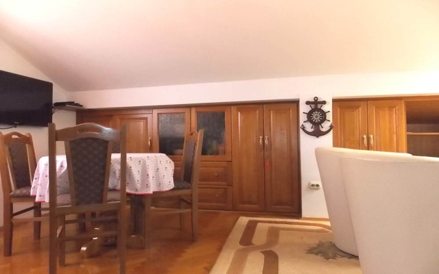 Apartment Ivo - with parking : A3 - 2. KAT Malinska, Island Krk