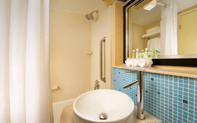 Holiday Inn Express & Suites Annapolis by IHG