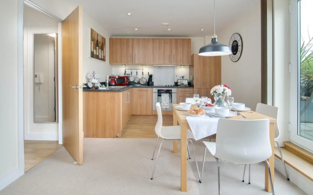 Luxury Two Bed Apartment With Roof Terrace