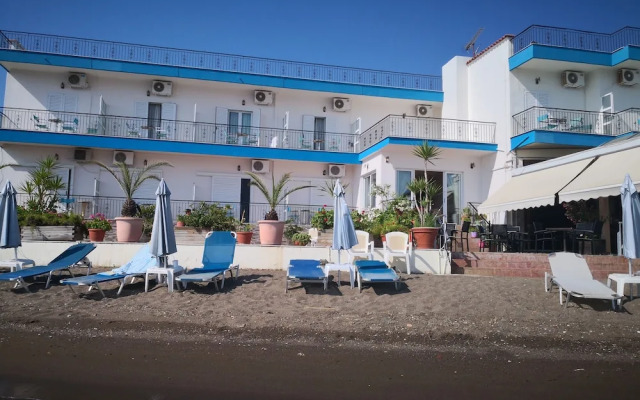 Artemis Hotel