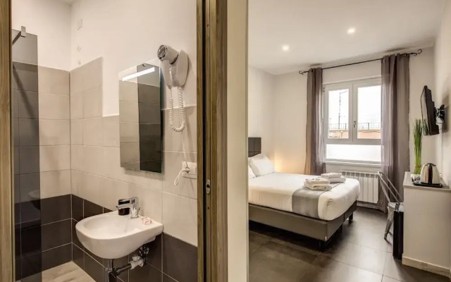 Floor 6 Boutique Rooms by DOT Suites