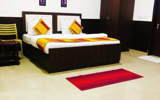 The 7 Days Hotel