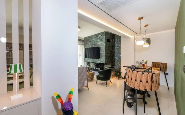 Flos Apartments