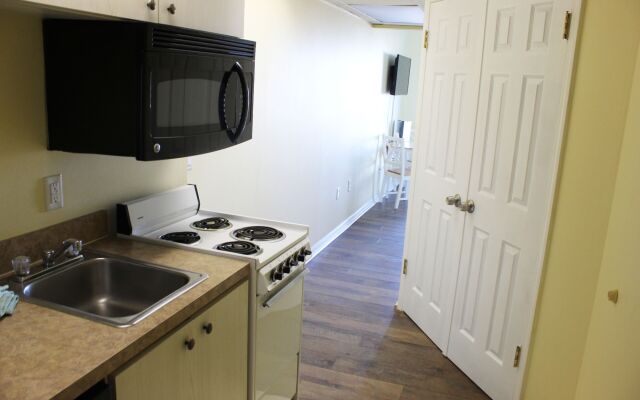 Holiday Shores Beach Club