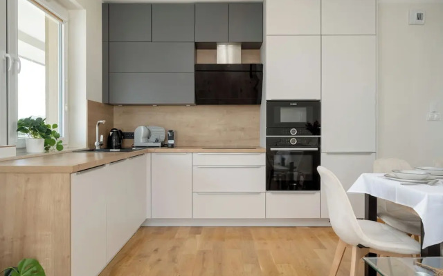 Spacious Apartment for 6 by Renters