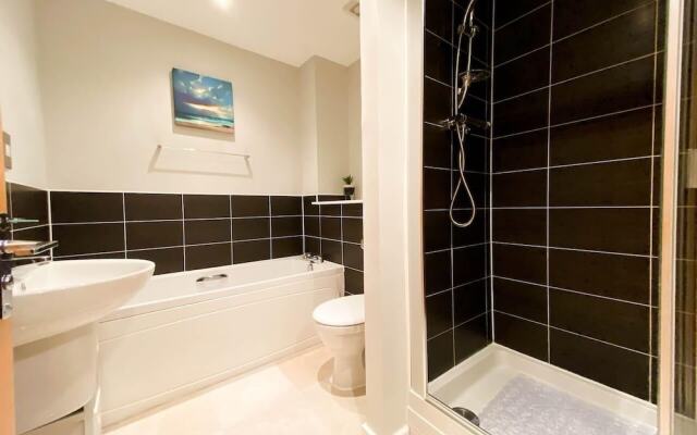 Kelvingrove Art Gallery Flat - Private Parking
