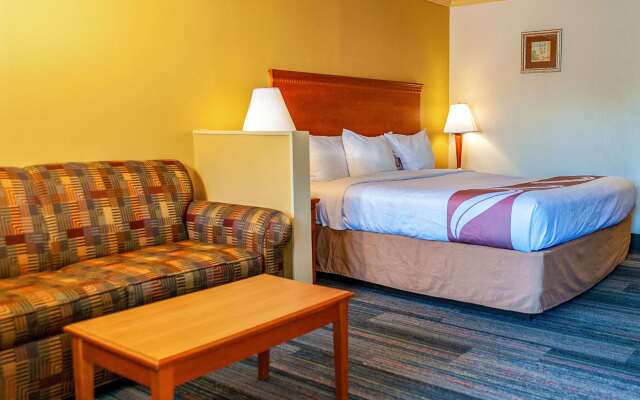 Hibiscus Inn & Suites
