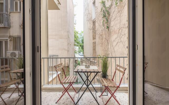 Elegant Mavili Suite by Cloudkeys
