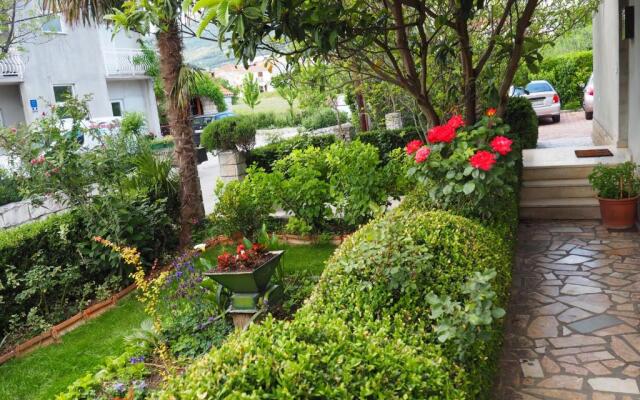 Apartment Green oasis by the sea