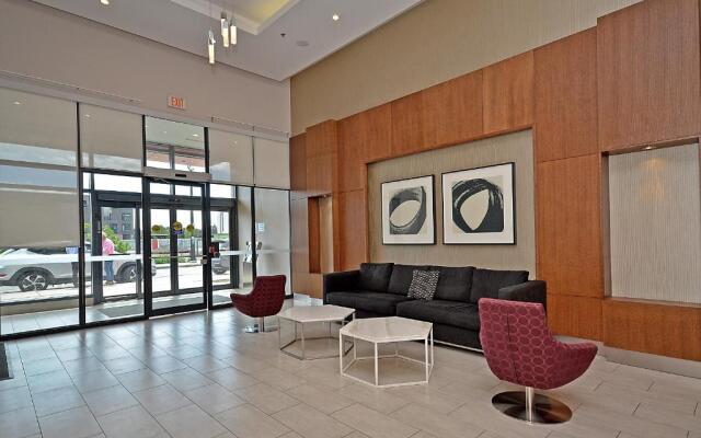 Royal Stays Furnished Apartments - Missisauga City Centre