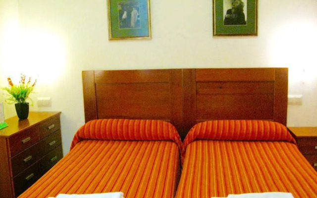 Hostal Tirso Plaza