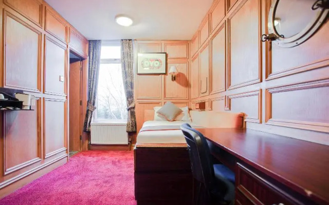 The Rowers Hotel by OYO