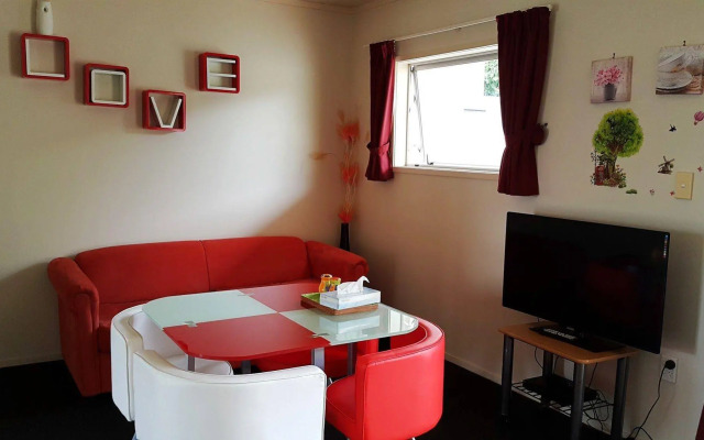 Ann’s Volcanic Motel