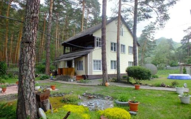 Guesthouse V Sosnovom Boru