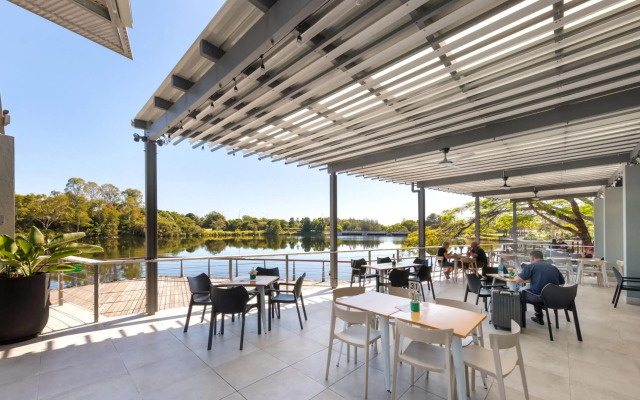 Best Western Plus North Lakes Hotel