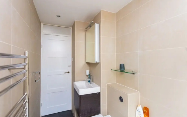 Spacious Central 3 Bedroom Apartment in Old Street