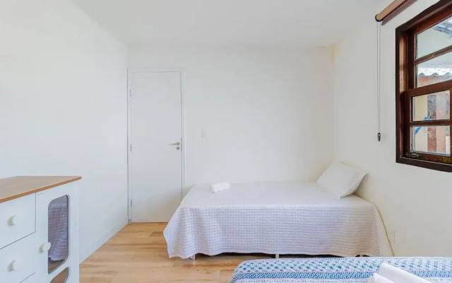 GB77 Ótima Casa 5 Quartos com Piscina