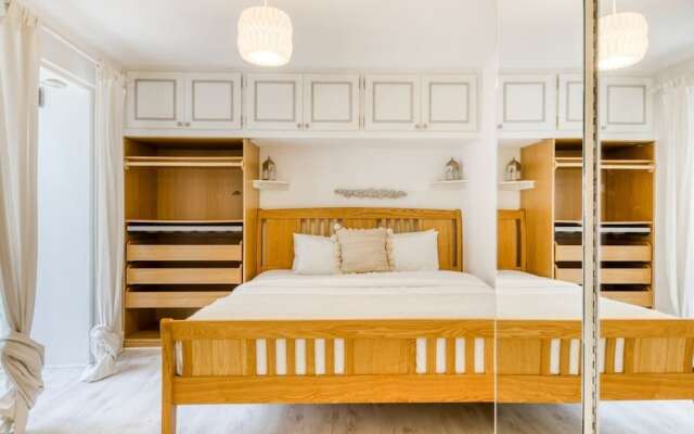 2bed w/ Covered Patio, 5 Mins to Paddington Stn