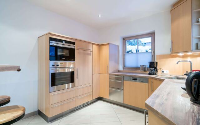 Tasteful Holiday Home in Hollersbach im Pinzgau With Garden