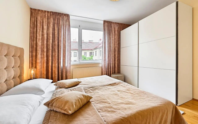 Peaceful Belvedere Apartment in Safe, Quiet & Central Location
