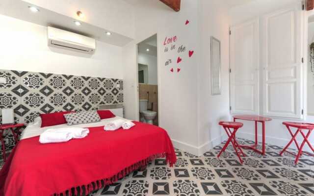 Studio Shopping Street Five Stars Holiday House