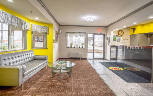 Super 8 Big Rapids MI