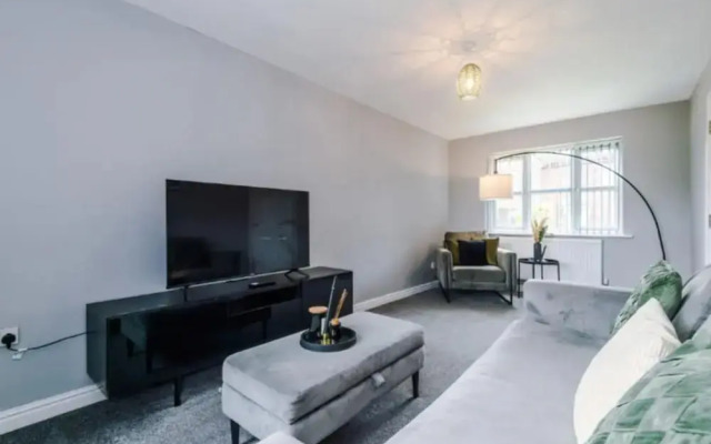 Charming Manchester 3-bed House
