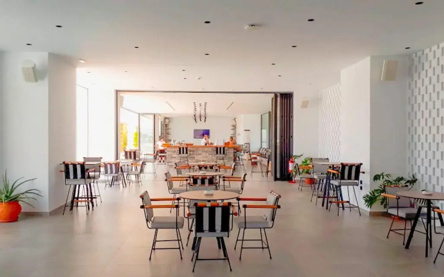 Pearl Beach Hotel