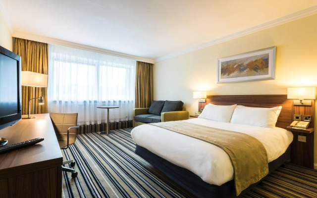 Holiday Inn Reading West by IHG