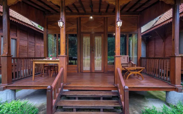 Uma Ulun Dugul by Uniquecations