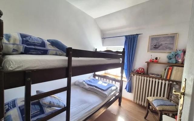 Spacious Family Home Near the Sea