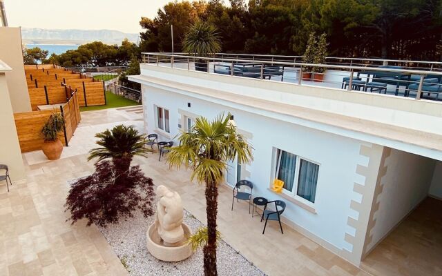 Zlatni Rat Beach Hotel