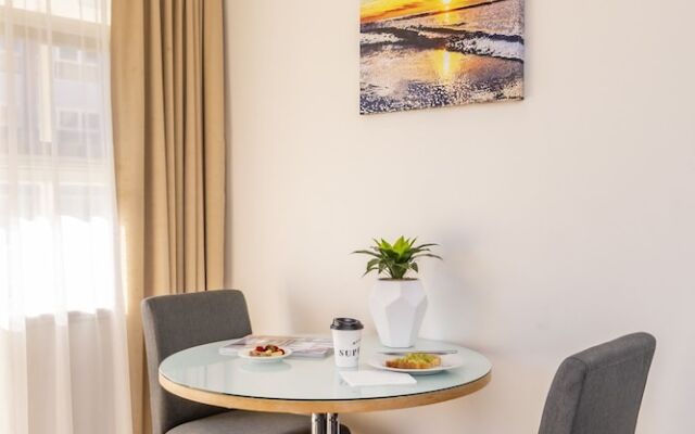 Ocean Sunset Glenelg Central Studio Apt