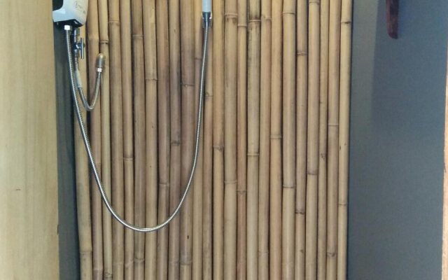 The Cavern Pod Hotel & Specialty Café - Hostel