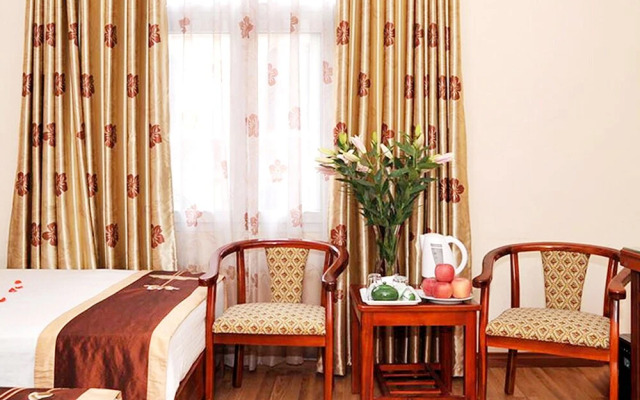 Sunflower Hotel & Travel