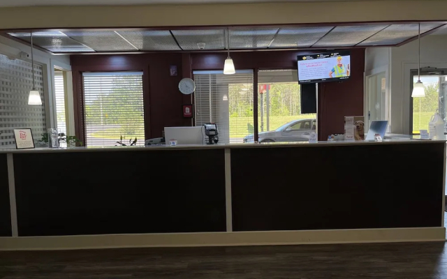 Sunrise Inn & Suites