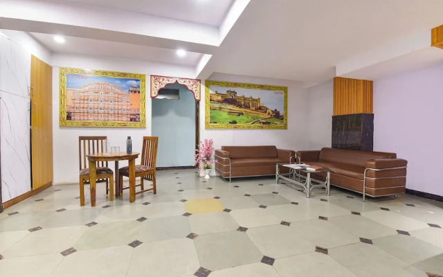 Fabhotel Pink Palace Raja Park