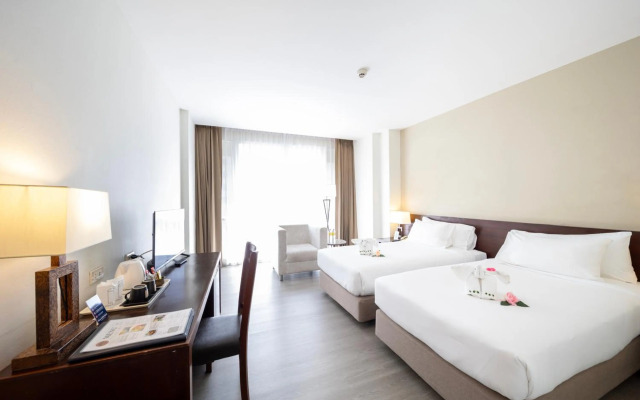 Golden Crown Grand Hotel