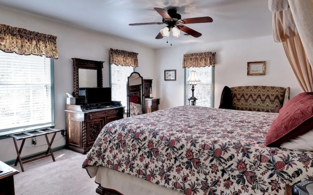 Aldrich House Bed & Breakfast