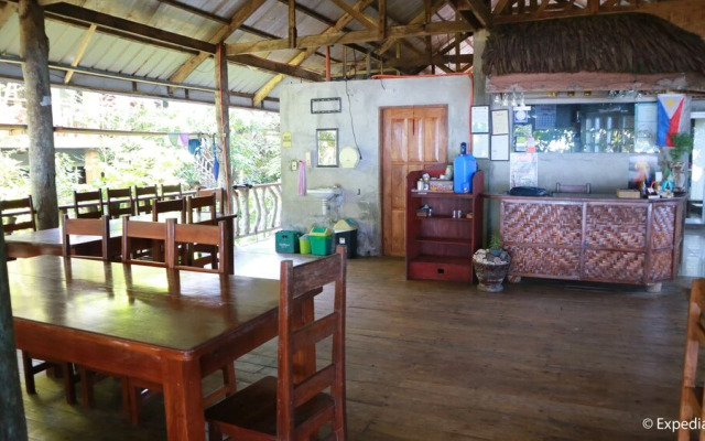 Algen's Dive Resort