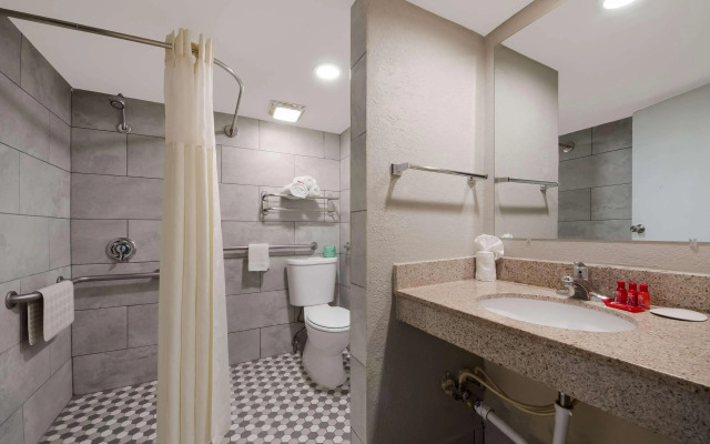 SureStay Plus Hotel by Best Western San Antonio North