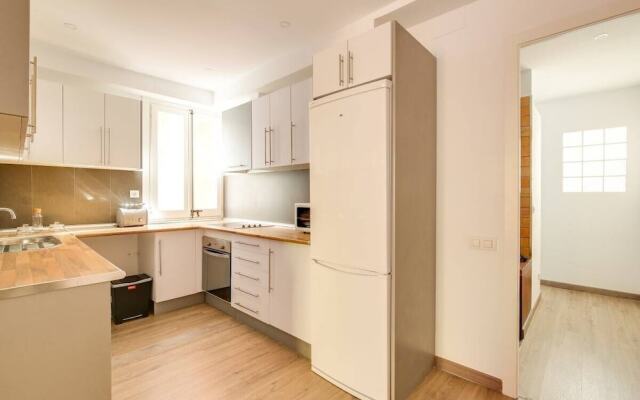 Wonderful Renovated 1 Bed With Terrace