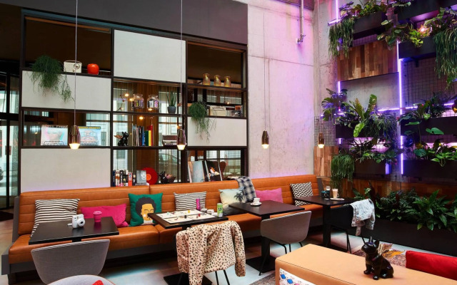 Moxy Brussels City Center