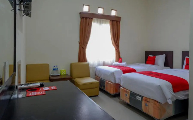 RedDoorz near Stadion 45 Karanganyar