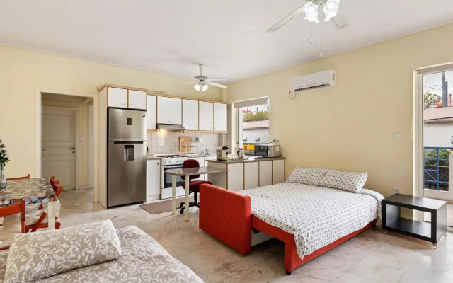 Homely Apartment in Piraeus with Balcony