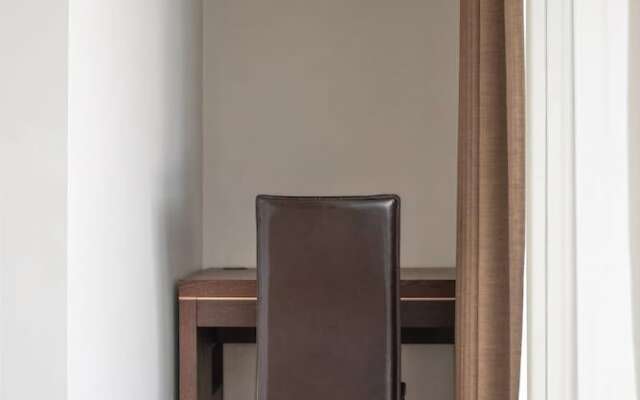 Amazing Spacious 2 Bed Duplex Penthouse w/ Balcony